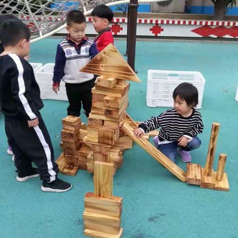 一个小斜坡——冯晓坤幼儿自主游戏观察分析
