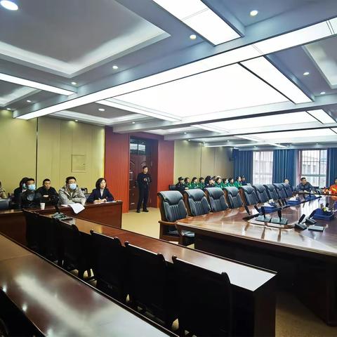 消防培训进校园　物业齐聚学消防