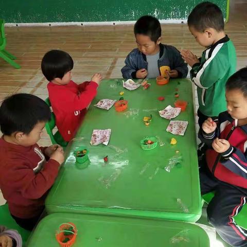 胡村乡实验幼儿园朝气蓬勃的中（二）班
