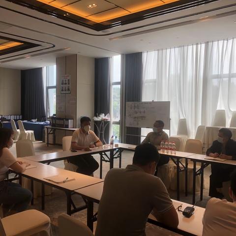越云飞同志到南湖假日酒店督导检查