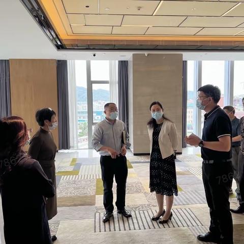 区人大副主任莫小云带队到金沙街派驻同和南湖假日酒店督导检查和推进酒店防控工作