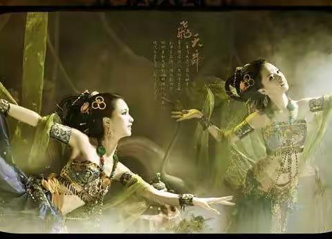 莲池惊起浴中仙