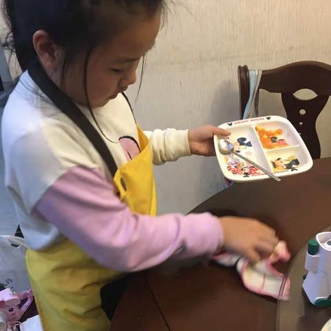 我是劳动小能手—月亮湾小学三四班钟璟萱