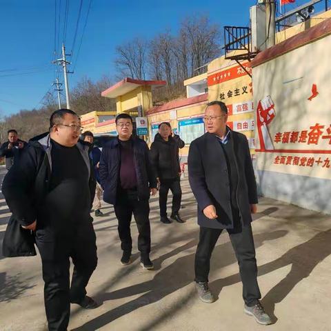 李小青部长到硖石乡督导调研工作