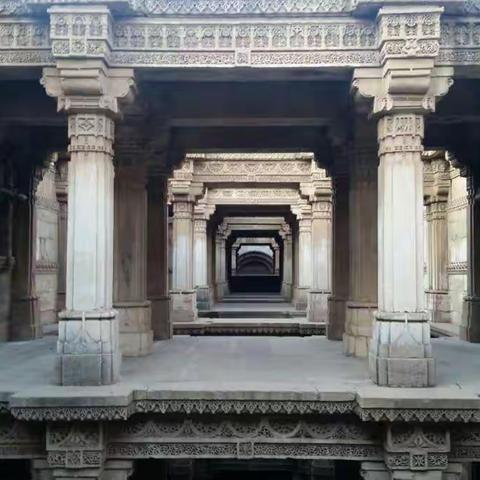 Adalaj step-well