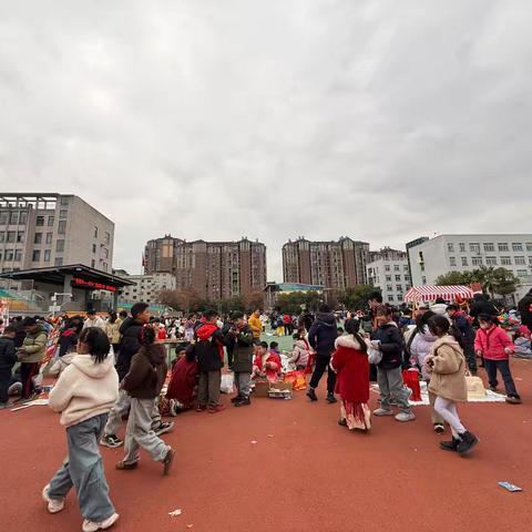 婺小年启新章，岁岁欢愉皆如常