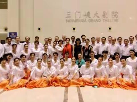 2017年五月二十六二十七日漯河老干部合唱团参加全国黄河大合唱比赛留影（河南三门峡），荣获老年组银奖