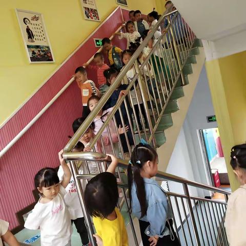 睿博幼儿园中二班