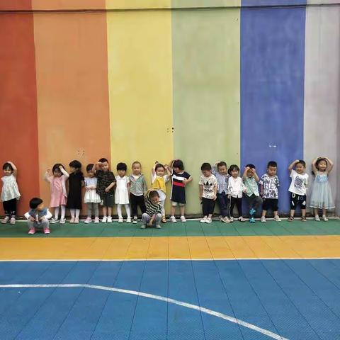 睿博幼儿园小四班祝大家端午安康！