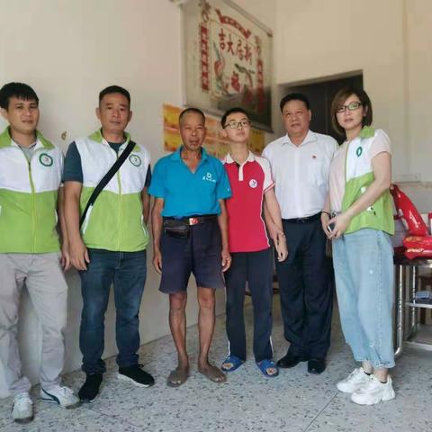 家校连心 和谐共育 —— 阳春市实验中学暑假巡学家访活动。