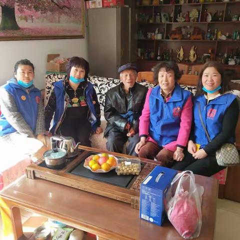 庙张姚社区开展重阳“尊老、敬老、爱老”慰问老人活动