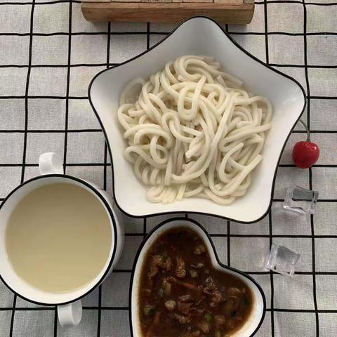 星光幼儿园周四食谱