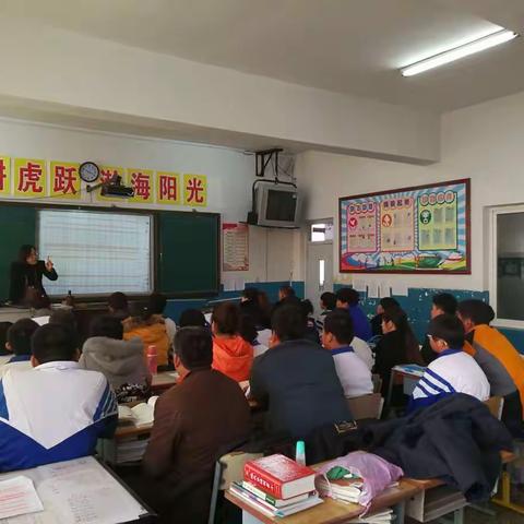 大连市第六十中学开展“幸福共育阳光少年”家校联谊活动