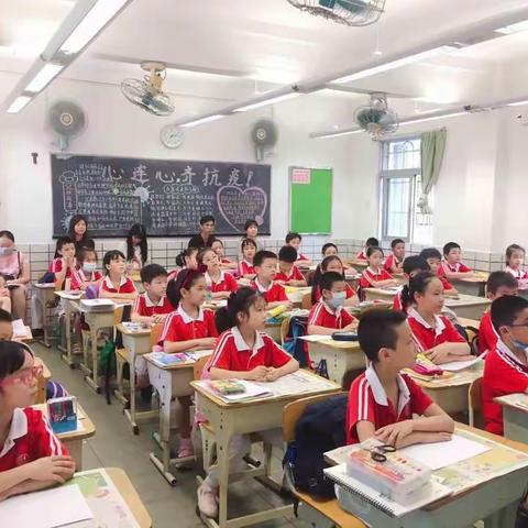 抓好课堂习惯，培养美的眼光，提升艺术修养