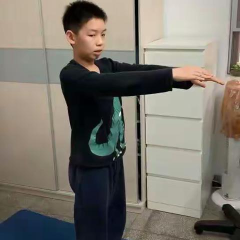 越秀区执信南路小学——-居家锻炼体育之星（四）