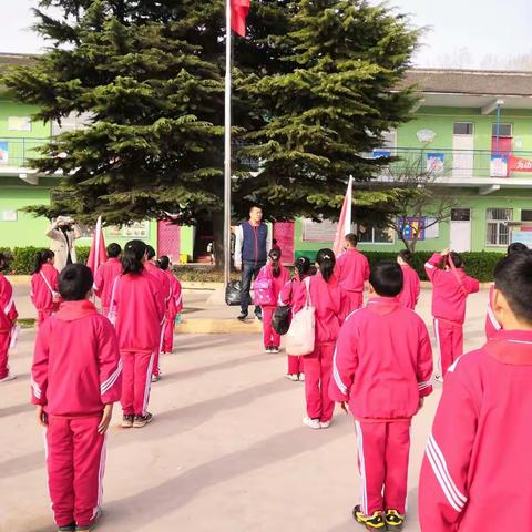 清明时节祭英烈  红色精神传万代——王堡小学清明祭扫记实