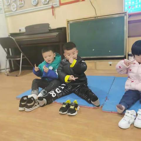 “快乐生活，争做自理小能手”——恒基名都幼儿园小一班自理能力比赛