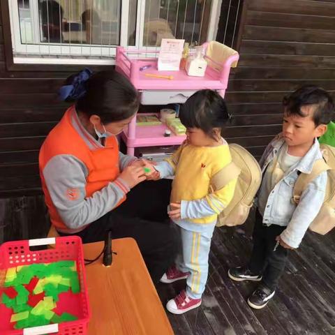 红黄蓝幼儿园·保健医生一日———幼儿入园晨检