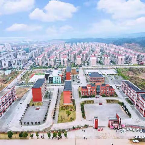 开学典礼邂逅教师节，云岭新城相约江铃学校！情系教育，温暖人心！