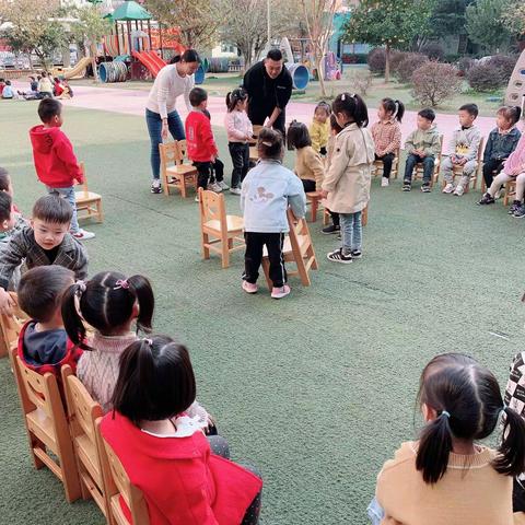 扬中市第一幼儿园小二班第一期爸爸助教&家长线下读书沙龙活动