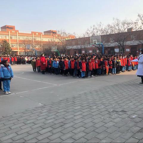 爱卫运动阻疫情  环境整治齐参与——沣西新城大王中心学校开展爱国卫生运动系列活动