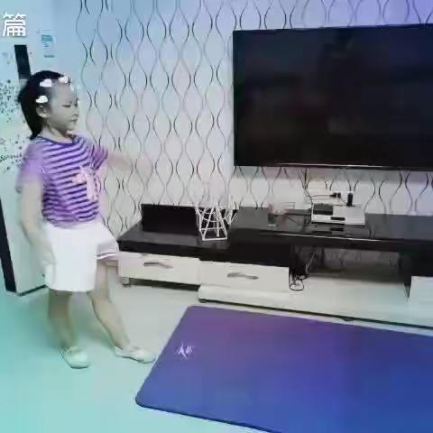 争当“红领巾小健将”