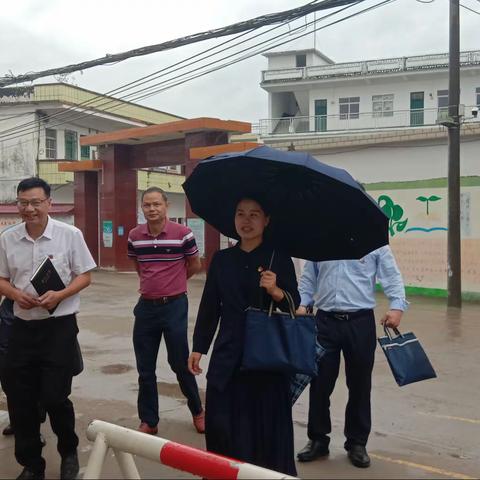 迎调研 促发展——厚禄乡小学迎接桂平市教研室领导到校开展教育教学调研活动
