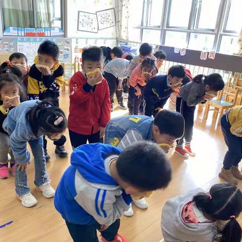 申花幼儿园大二班晨会              ——119安全消防日