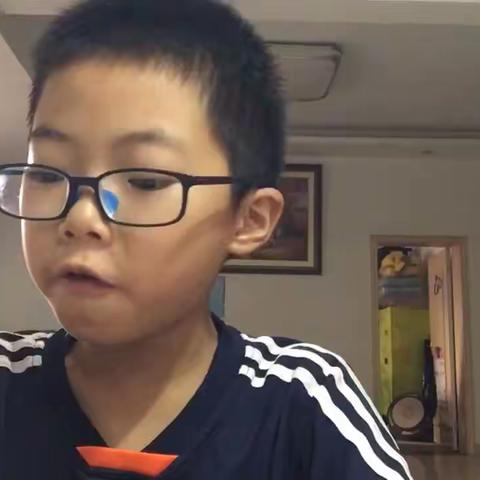 2021级12班孩子们的童话之旅