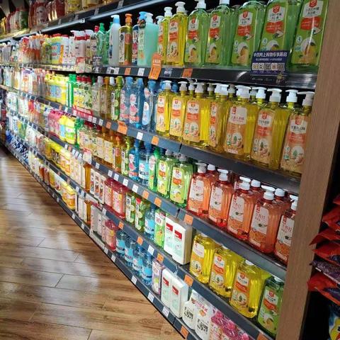 江南三区首义路店日化课组，自由品牌陈列