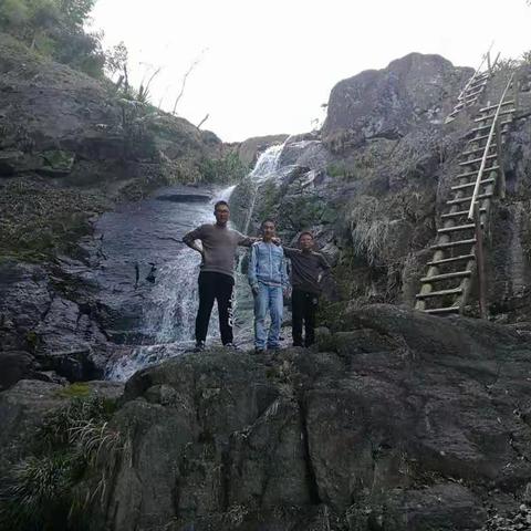 新年第一登一一石佛金村欢乐行