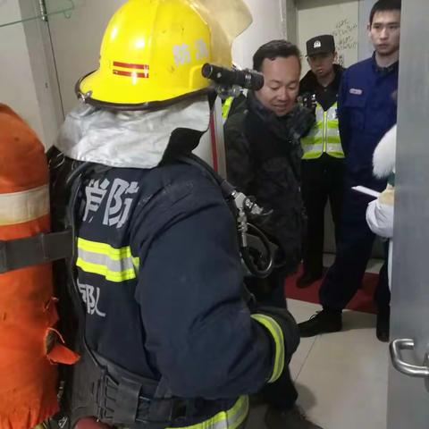 丛台二大队成功处置火情 消除居民恐慌