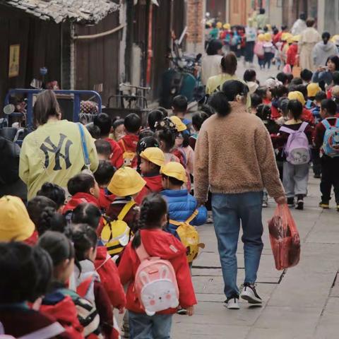 萌娃进交警 警心连童心——古幼春游活动