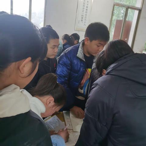 读红色诗歌，传红色精神，筑红色中国梦——制作小诗集