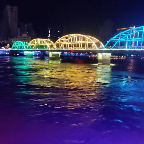 来兰州看黄河风情线美丽夜景
