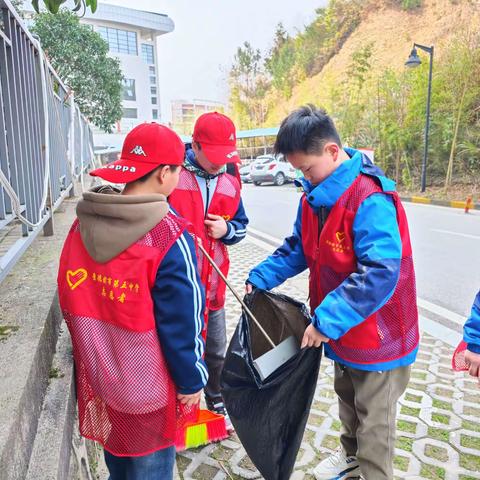 传承雷锋精神，弘扬时代新风——景德镇市五中开展学雷锋志愿服务活动