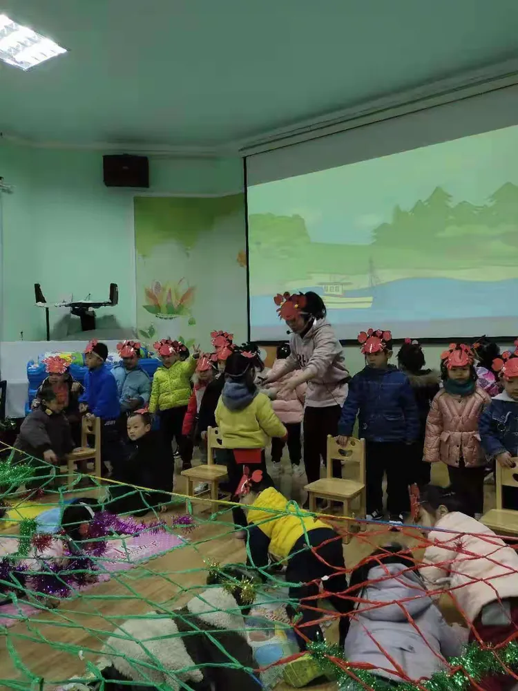 和我的小螃蟹宝贝儿们一起做热身运动:《螃蟹体操》