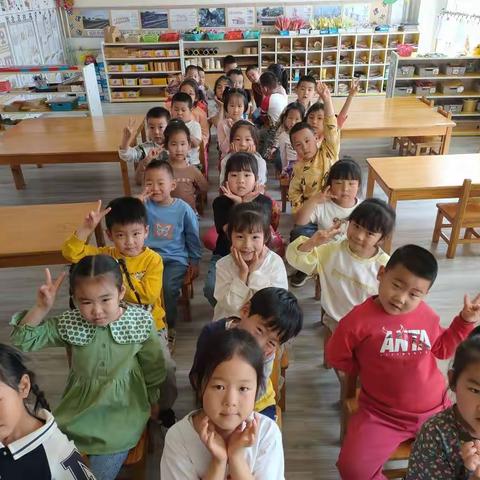 【幼儿园】生活记录篇_府幼中三班    学习新技能✌