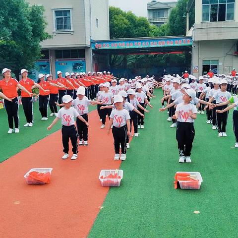 抓实幼儿八大基本动作，丰富幼儿户外体育活动。