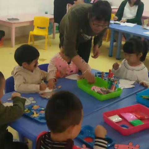 游戏点亮快乐童年一记石林县民族幼儿园区域活动研讨系列活动（四）