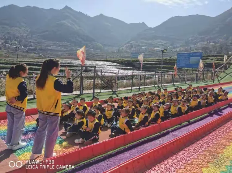 仁怀市水口幼儿园展开了2020年秋季活动亲近大自然