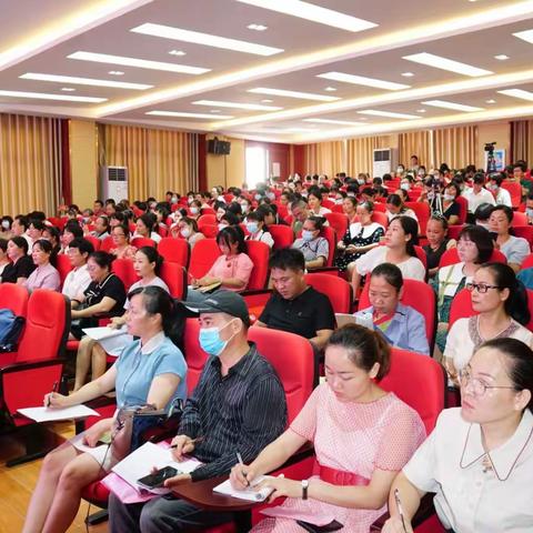 撑起课题长篙，漫溯课堂深处——“广西中小学语文学习质量研究”专项课题指导活动