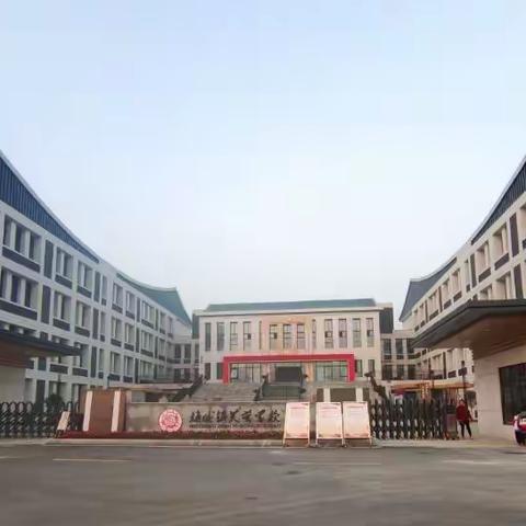 芙蓉雨露，润泽吾心