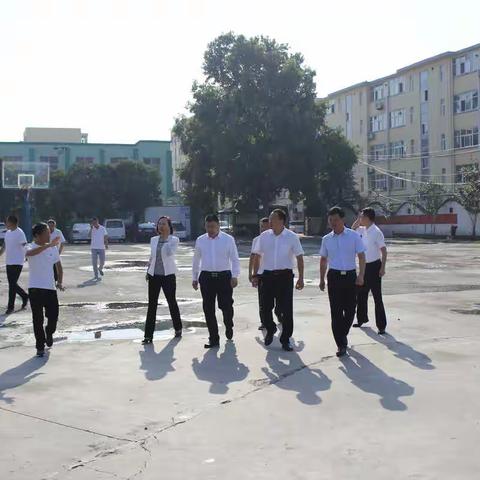 晨曦细雨育桃李 金秋硕果慰园丁——市领导莅临岳村镇慰问教师