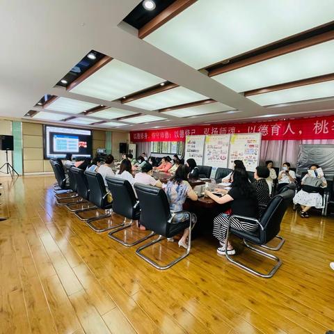 研读新课标，把握新方向——黄陂路小学综合组新课标学习心得