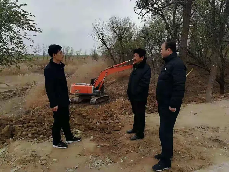 鲁权屯镇奋力加压推进“美丽宜居乡村”创建活动