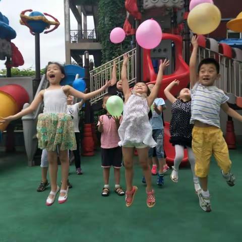 阳光双语幼儿园送祝福啦！