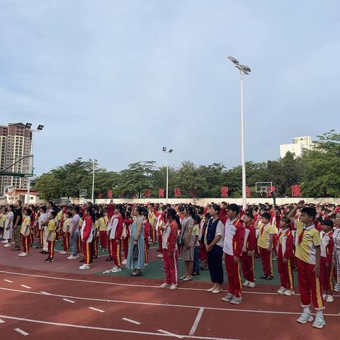 “喜迎二十大，争做好队员”——东方市第三小学2022年少先队新队员入队仪式