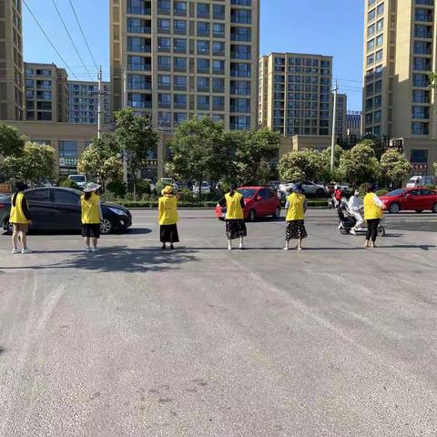 黄色城墙，为爱守护——寿光现代明德学校家委会