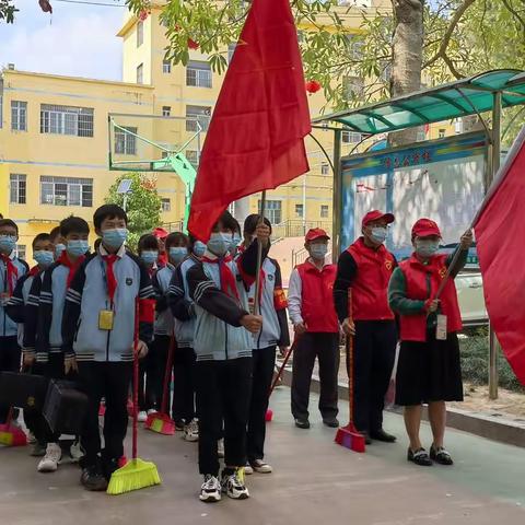 爱撒敬老院，情暖夕阳红    ——那楼镇中心学校“弘扬雷锋精神，争当美德少年”志愿活动